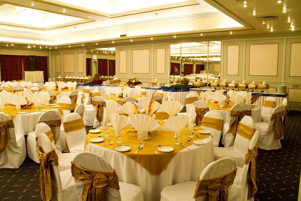 Regent Plaza Hotel & Convention Center Karáčí Exteriér fotografie